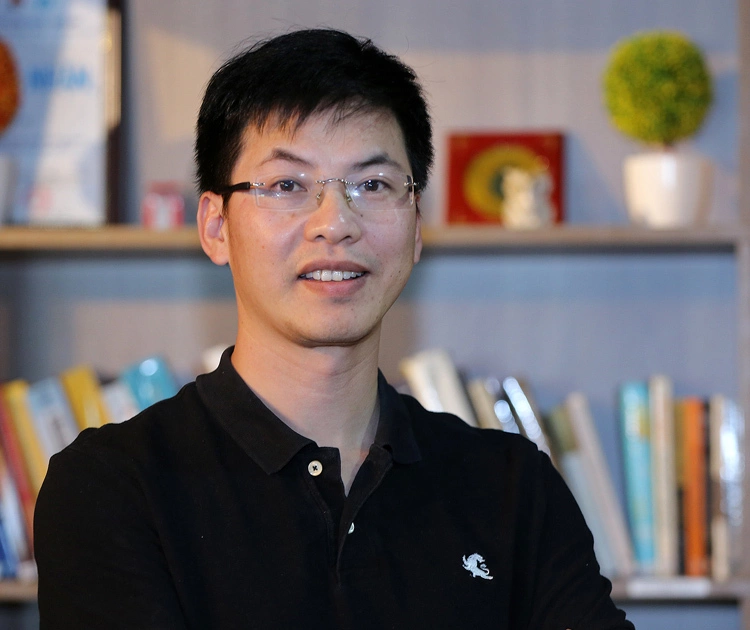 TRẦN VIỆT HÙNG 